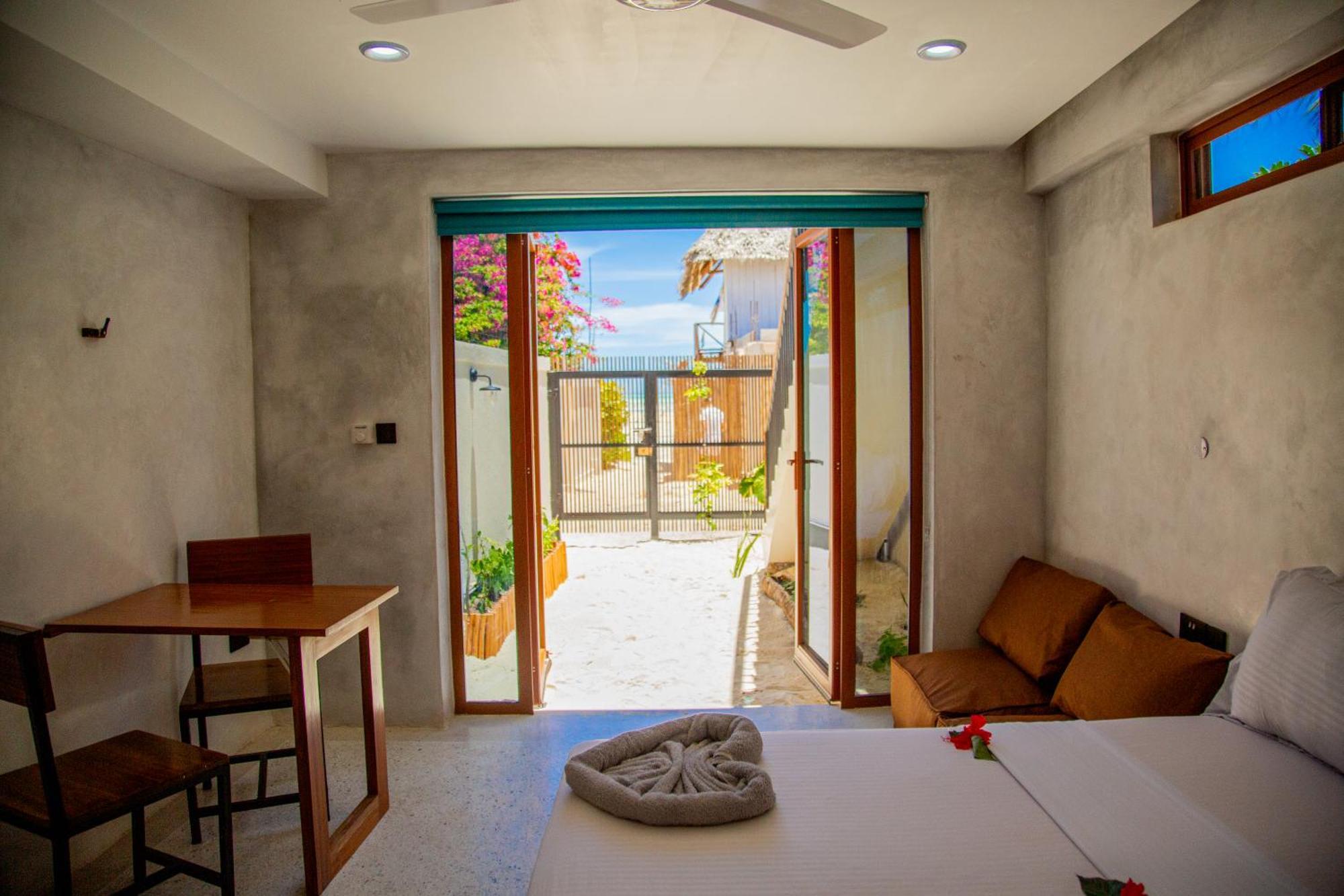 Pamoja Beach Stays Hotel In Jambiani Джамбіані Екстер'єр фото