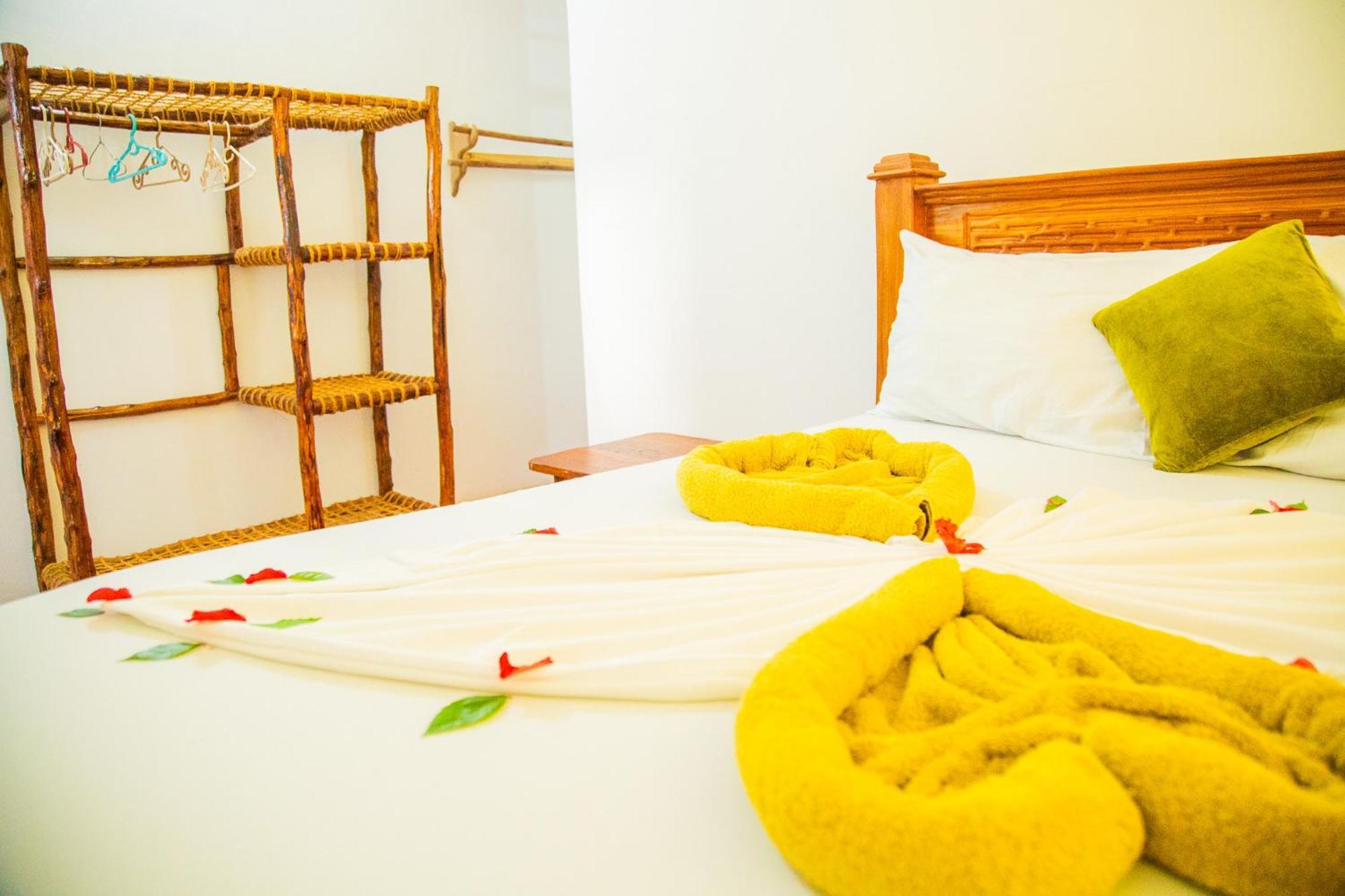 Pamoja Beach Stays Hotel In Jambiani Джамбіані Екстер'єр фото